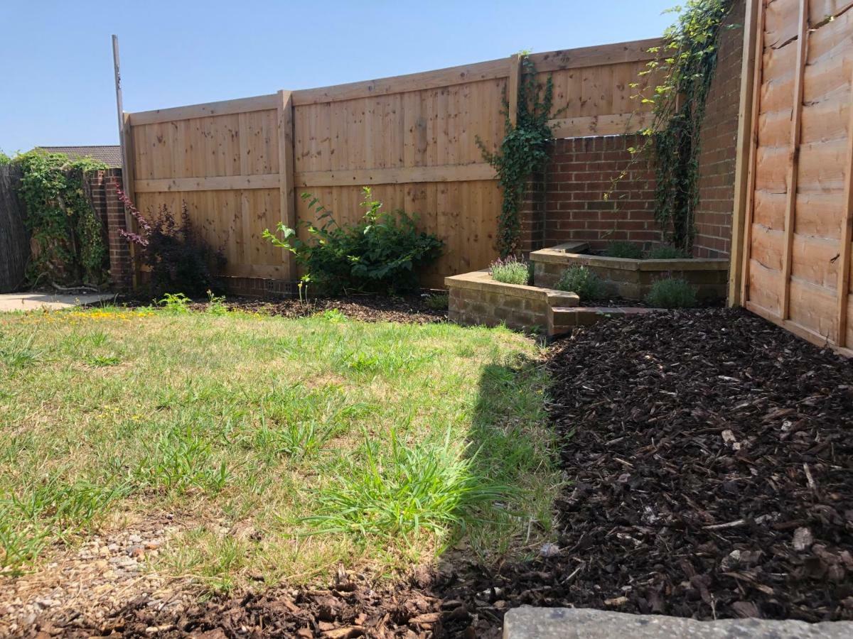 Home-From-Home - Self Catering Garden Apartment, Уотърлувил Екстериор снимка